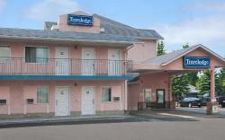 Travelodge by Wyndham Edmonton Airport