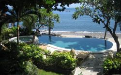 Double One Villas Amed