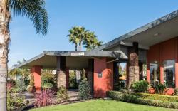 Days Inn & Suites by Wyndham Lodi