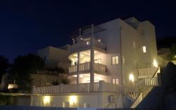 Villa Borna Apartments