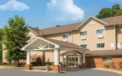 Sleep Inn & Suites Columbus next to Fort Moore