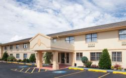 Super 8 by Wyndham Sulphur