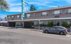 Signature Inn Oakland