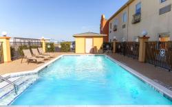 Super 8 by Wyndham Groesbeck