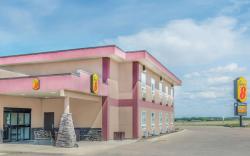 Super 8 By Wyndham Innisfail
