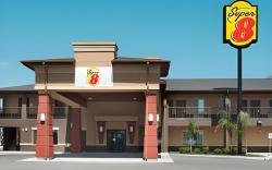 Super 8 by Wyndham Karnes City