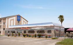 Travelodge by Wyndham Yermo