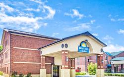 Days Inn & Suites by Wyndham Jeffersonville IN