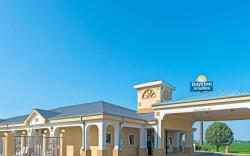 Days Inn & Suites by Wyndham Osceola AR