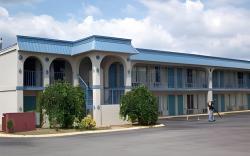 Knights Inn - Murfreesboro, TN