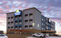 Days Inn & Suites by Wyndham Galveston West/Seawall