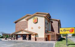 Super 8 By Wyndham Roseville/Detroit Area