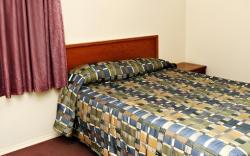 Red Deer Inn & Suites