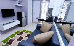 2 Bedroom 8 Roomku.com @ Bassura City Apartment