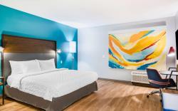 Tru by Hilton Midland