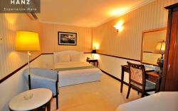 S811 Friday Premium Hotel