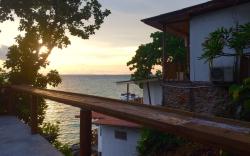 Phi Phi Cozy Seafront Resort