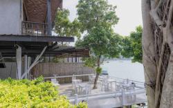 Phi Phi Cozy Seafront Resort