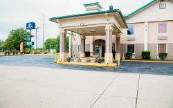 Country Garden and Suites