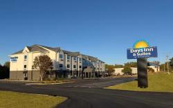 Days Inn & Suites by Wyndham Brandon Amphitheater