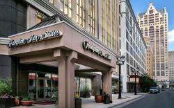 Hampton Inn and Suites Milwaukee Downtown