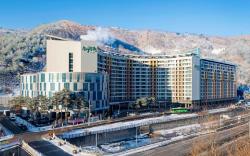 Mayhills Resort