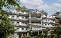 Hotel Crown Himalayas