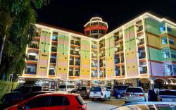 Dee Prom Hotel