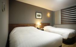 Gumi Century Hotel