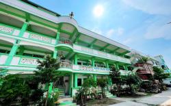 White Beach Resort Puerto Galera powered by Cocotel 