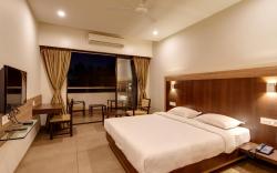 Hotel Classic Mid Town , Kolhapur