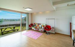 Seogwipo Geora Pension