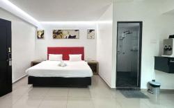 JOVIAL BOUTIQUE  PRIVATE ROOM 2 PAX@KAMPUNGBARU