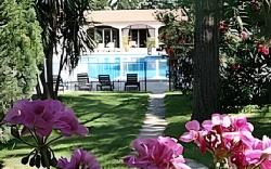 Hotel Les Mazets Des Roches