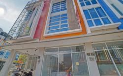Super OYO 90559 Gamacity Residence