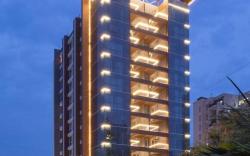 AR Suites Jewels Royale
