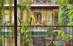 Tam House Villa Hotel Deluxe Room with balcony 