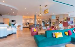 Hampton by Hilton Ashford International