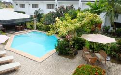 Red Knight Gardens Apartelle