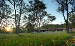 Murray Gardens Country Cottages & Motel