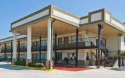Days Inn by Wyndham Gonzales