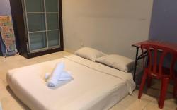 BUKIT INDAH HOMESTAY FAMILY ROOM I02 I03