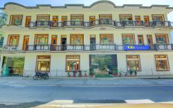 FabHotel Leela Palace