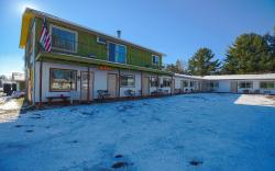 Love Hotels Tomahawk by OYO at Lake Mohawksin WI