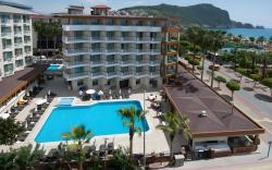 Riviera Hotel & Spa