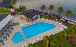 Falcon Hotel
