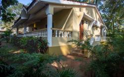Hill Top Goa Lodge