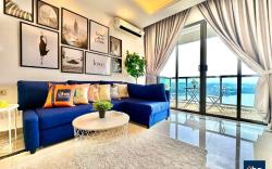 Pica Suite . R&F @ 2BR 4Pax Seaview near CIQ