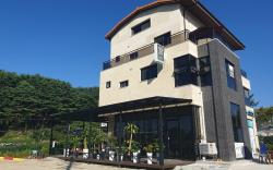 Gosung Shine House