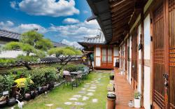 Jeonju Hanok Maeul Yeonwoodang Hanok
